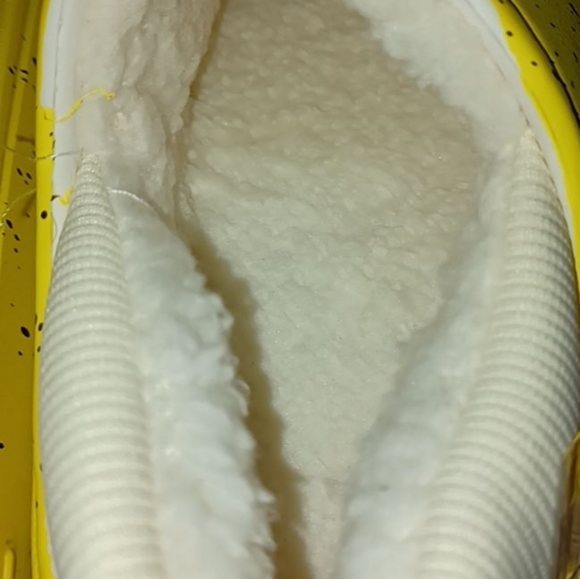 Women Sponge Bob Slides - Picture 2 of 6